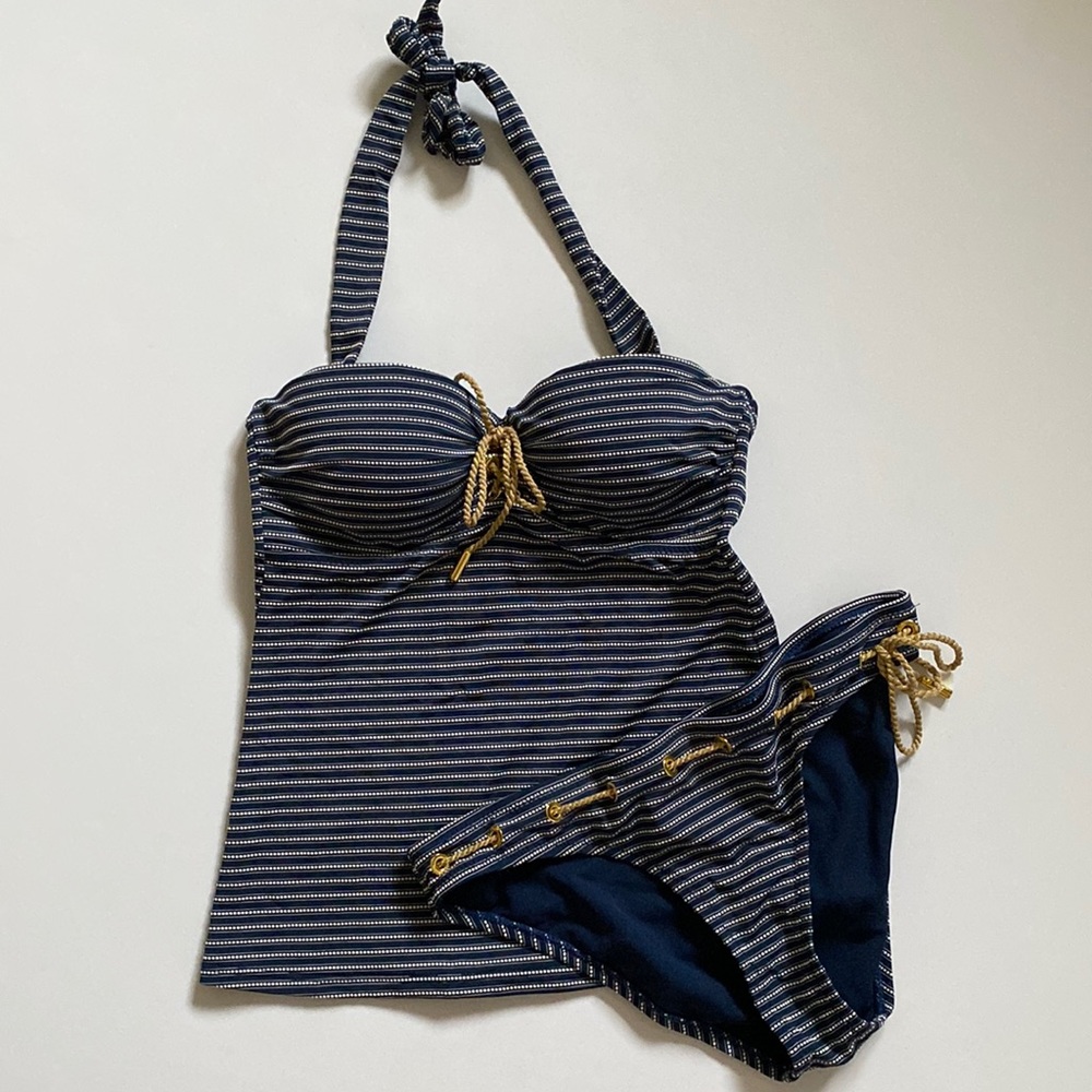 Jessica Simpson tankini swimsuit